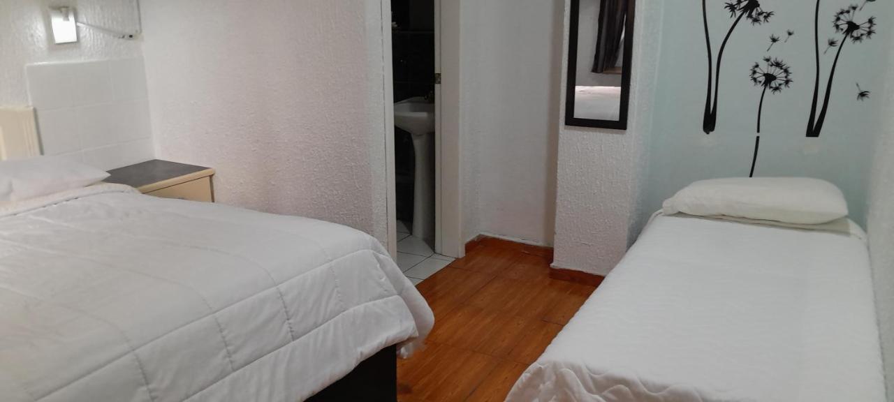 Hostal Brilliant Quito Exterior photo