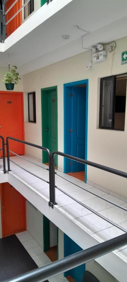 Hostal Brilliant Quito Exterior photo