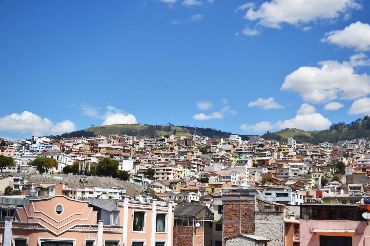 Hostal Brilliant Quito Exterior photo